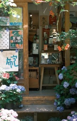 [12 cs-bl] Phía trong tòa biệt thự gác mái