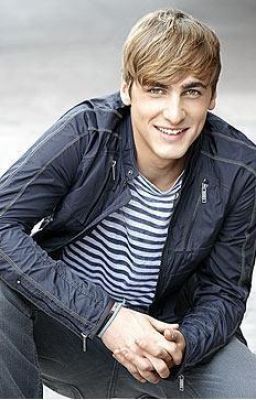 All over again(A Kendall Schmidt fanfic)