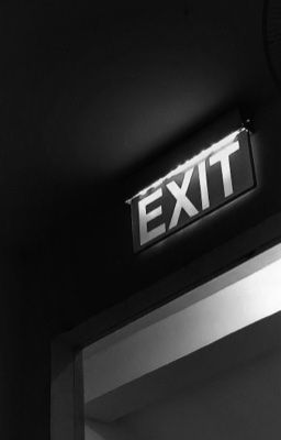 allhieuthuhai \٩(๑'^'๑)۶// exit sign bên phải, love sign bên trái