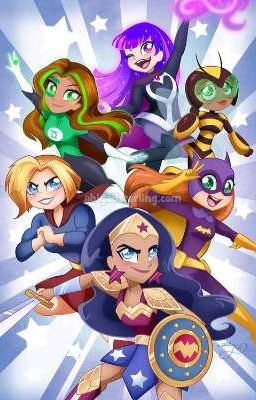 Dc super hero girls reagindo raps de outros mundos