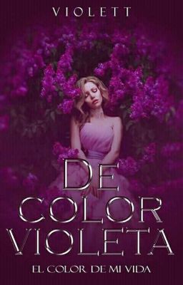 De color violeta.