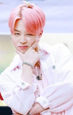 El chico de cabello rosa •ᵞᵒᵒᶰᴹᶤᶰ•