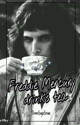 Freddie Mercury drinks tea // Short