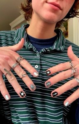 Guria - Nail polish 