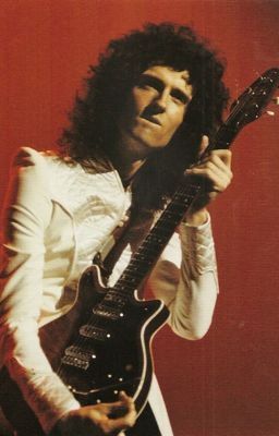 Happy Birthday to Brian May!