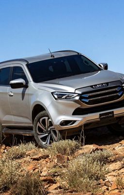 Isuzu MU-X 2022: Đánh giá chi tiết, giá bán, khuyến mãi