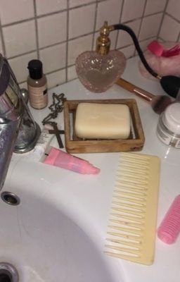 khóc cả một mùa hè.