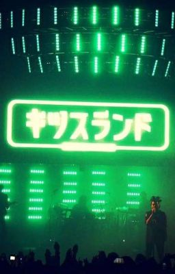 kiss land / larry