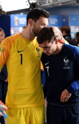 [ LlorisGriezmann ] Tên lùn tè của Hugo Lloris.