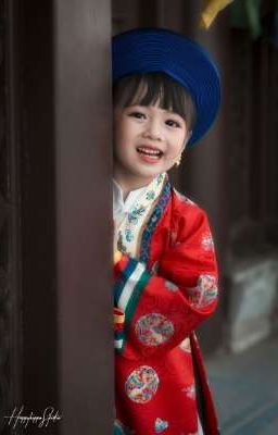 mắt tròn xoe