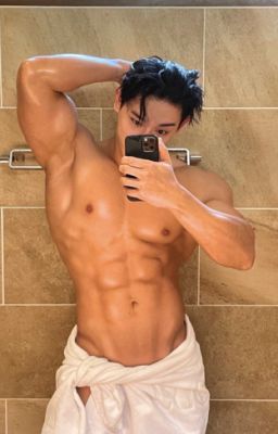 Người cha cơ bắp sụp đổ