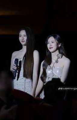 Nụ Hôn Dưới Ánh Đèn