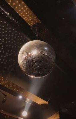 on2eus | mirrorball 