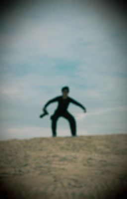 『 Perri: Vẫn sống. Lạ thật! 』