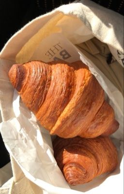 ryulwoo; croissant