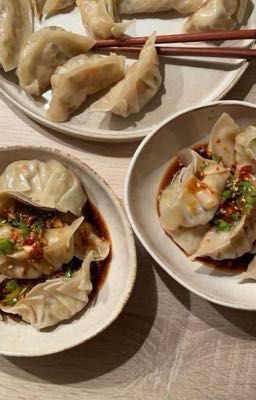 ryulwoo; dumplings