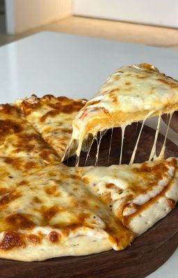 ryulwoo; pizza