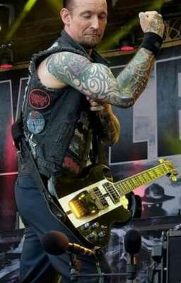 sweet Caroline (volbeat ff)  Michael poulsen X reader