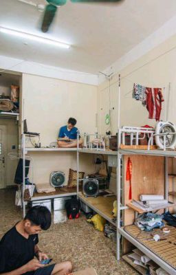 tôi và lũ bạn cùng lũ bạn cùng phòng bị ép làm trừ tà 