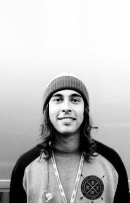 Vic Fuentes imagine